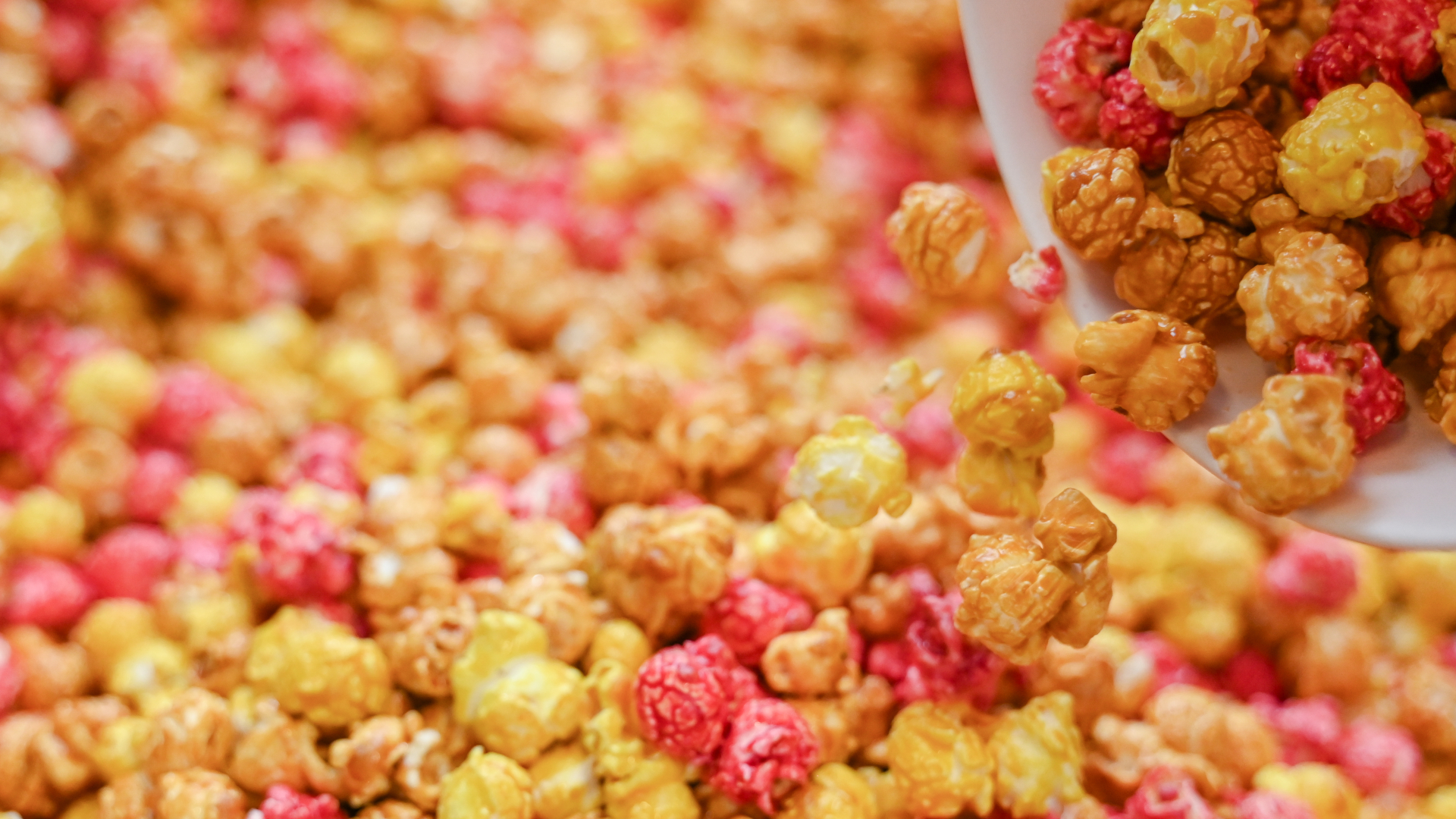 мягкий диван кинотеатр рядом выбор попкорна